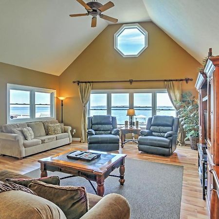 Waterfront Seneca Lake House Fire Pit And Boat Dock Geneva Eksteriør bilde
