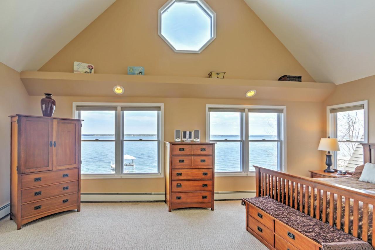 Waterfront Seneca Lake House Fire Pit And Boat Dock Geneva Eksteriør bilde